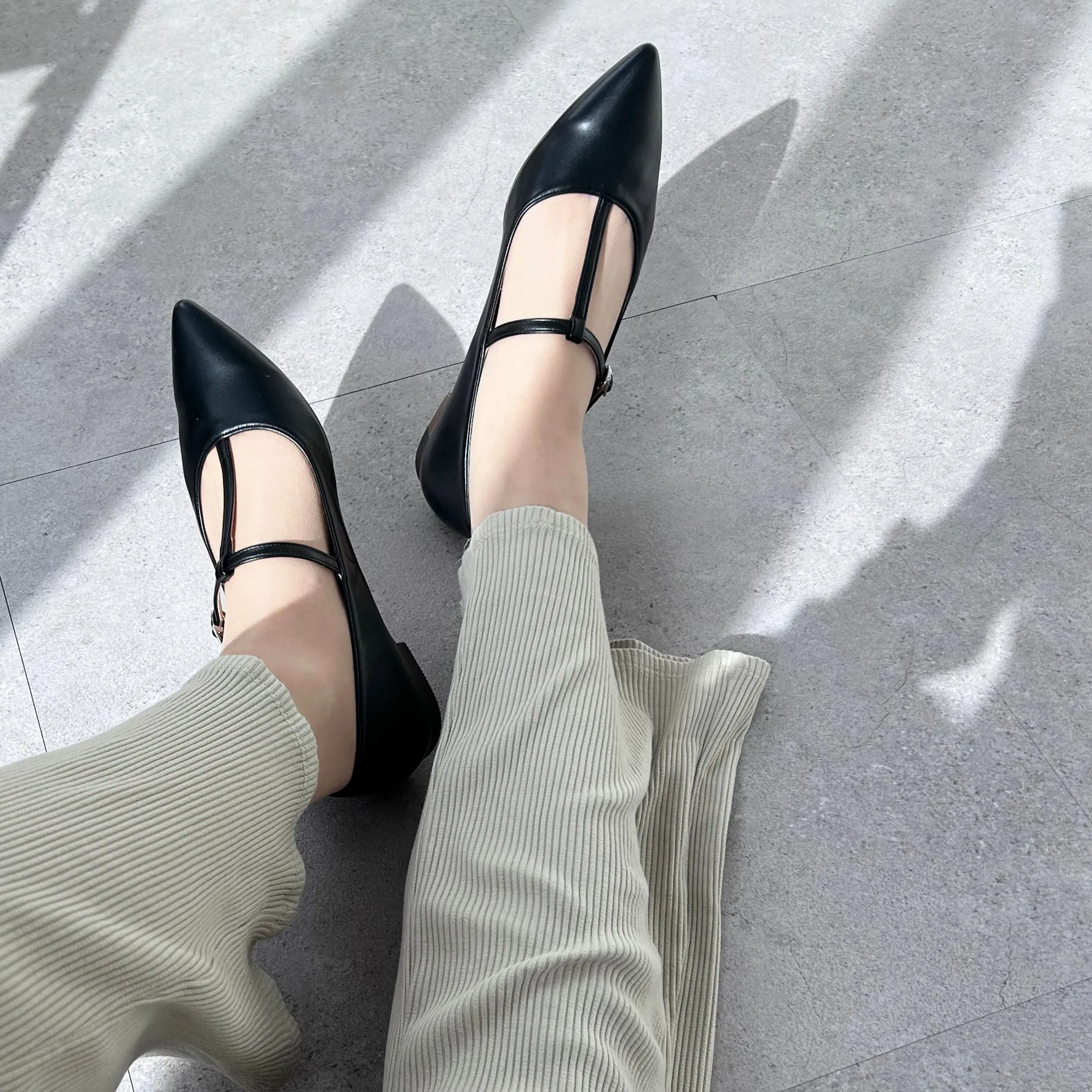 20%OFF: 2024SS: T-Strap Flat Shoes (4796) Black