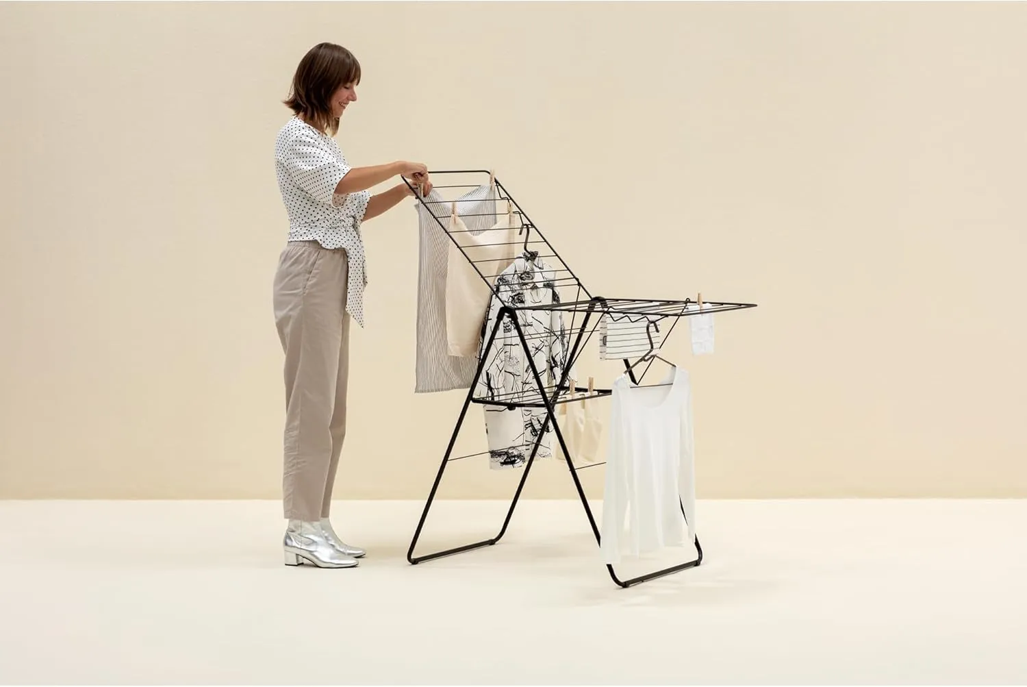 Brabantia HangOn Laundry Drying Rack (67ft / Matt Black) Compact, Foldaway, Adjustable Indoor Stainless Steel Clothes Horse