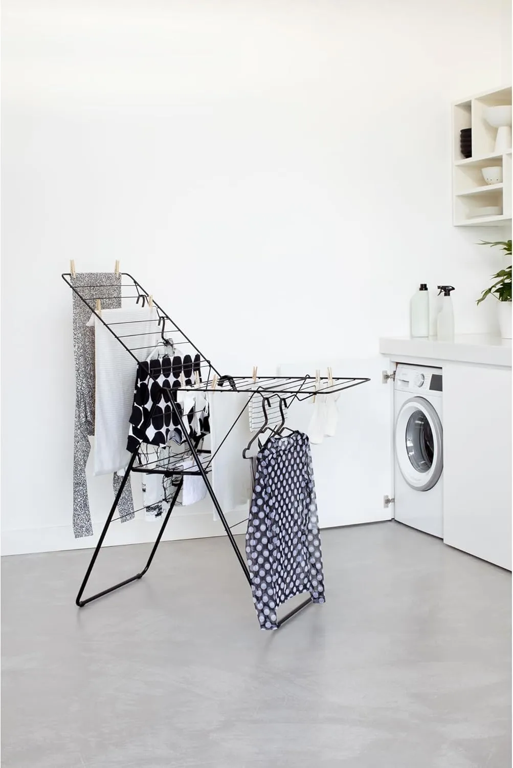Brabantia HangOn Laundry Drying Rack (67ft / Matt Black) Compact, Foldaway, Adjustable Indoor Stainless Steel Clothes Horse