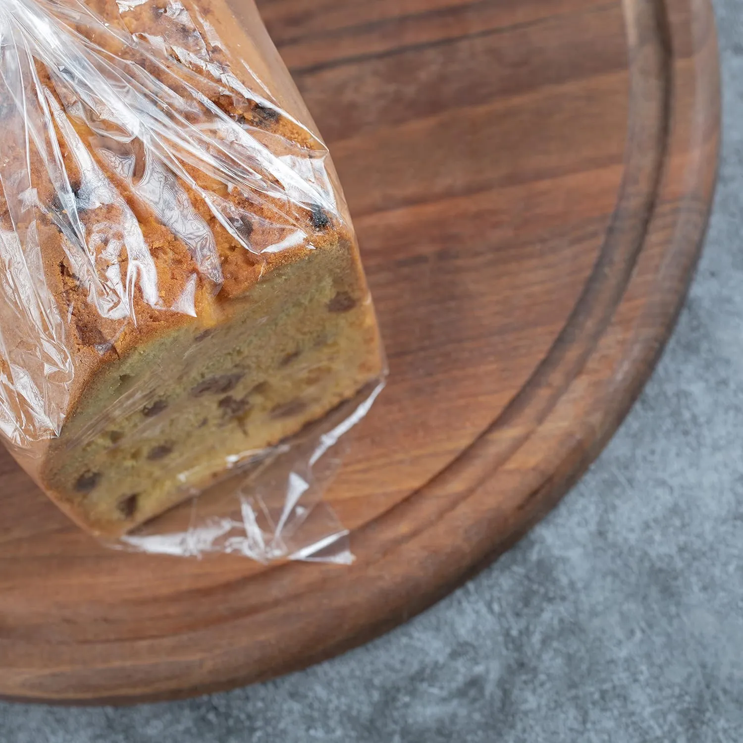 Clear Gusseted Poly Bags, 10 x 8 x 24 Inches. Pack of 100 Side Gusseted Plastic Bags with Open Top. Crystal Clear Baggies for Treats. Tear-Resistant 2 Mil Polyethylene Flat Bottom Bag