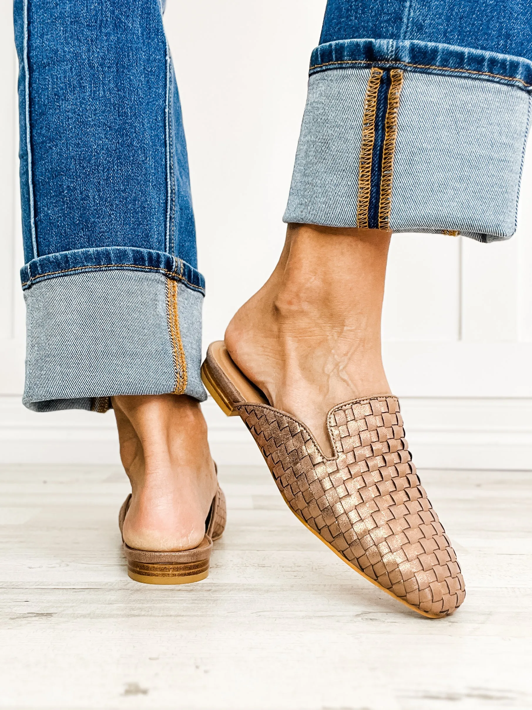 Corkys WEAVE IT TO BEAVER Slip-On Mule in Bronze