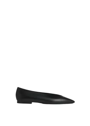 Pointed Ballerina Flat in Calfskin - Black