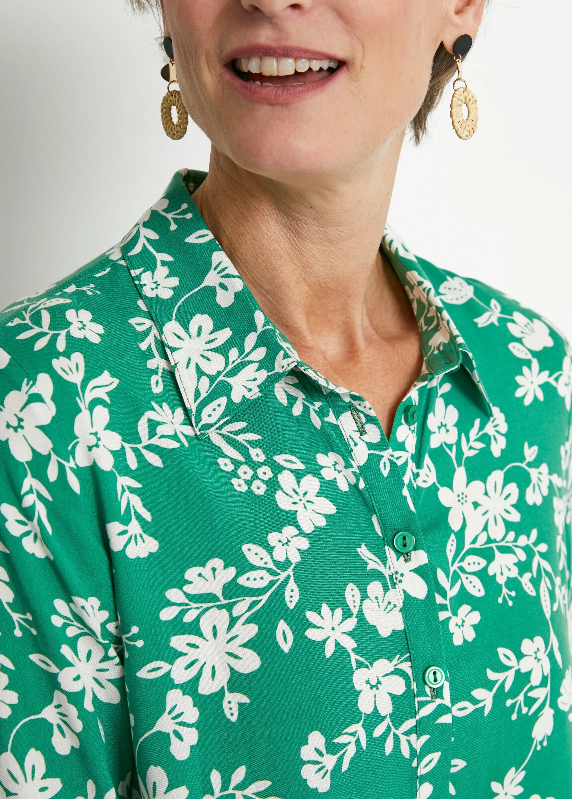 Printed blouse with 3/4 sleeves and longer back