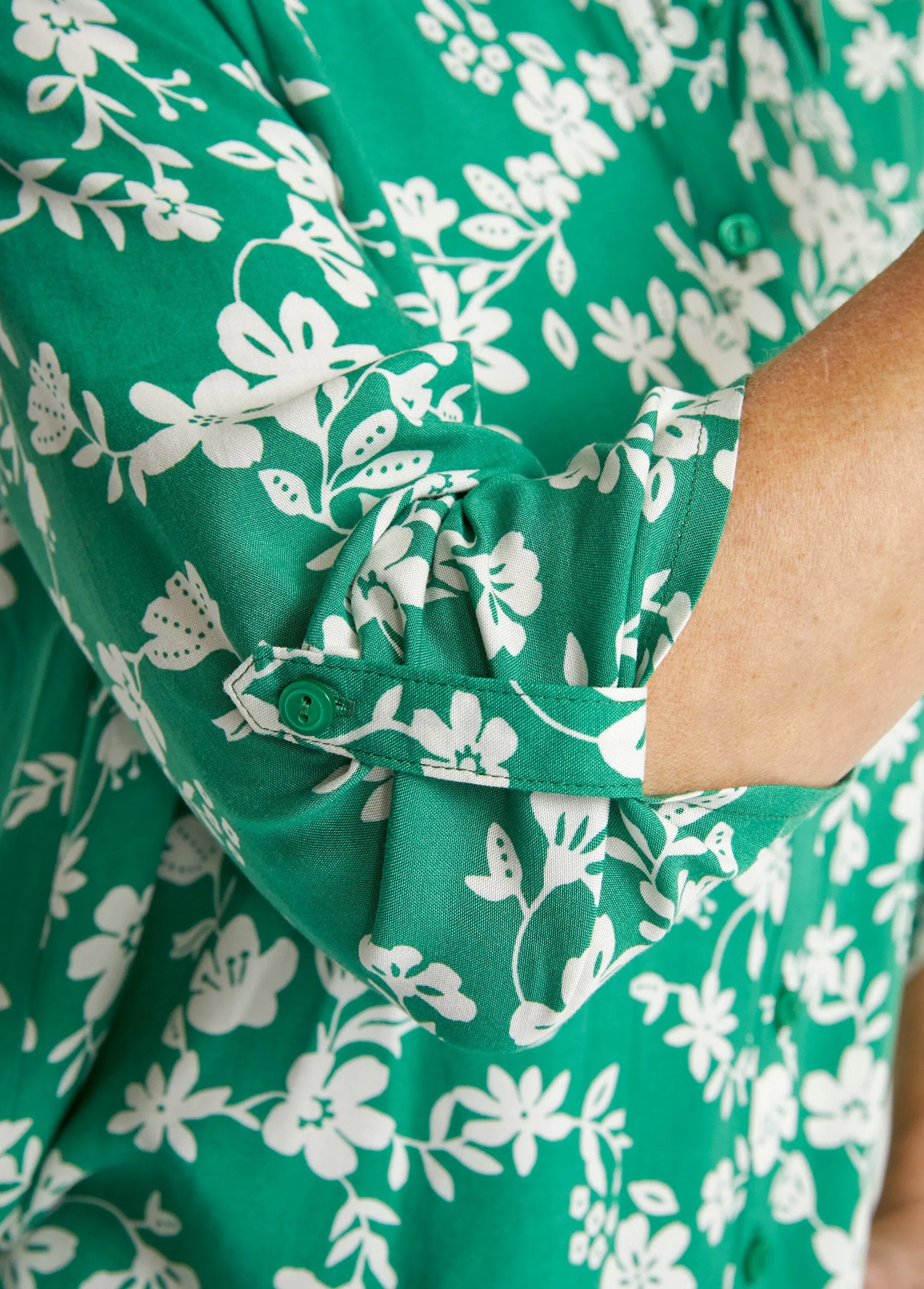 Printed blouse with 3/4 sleeves and longer back