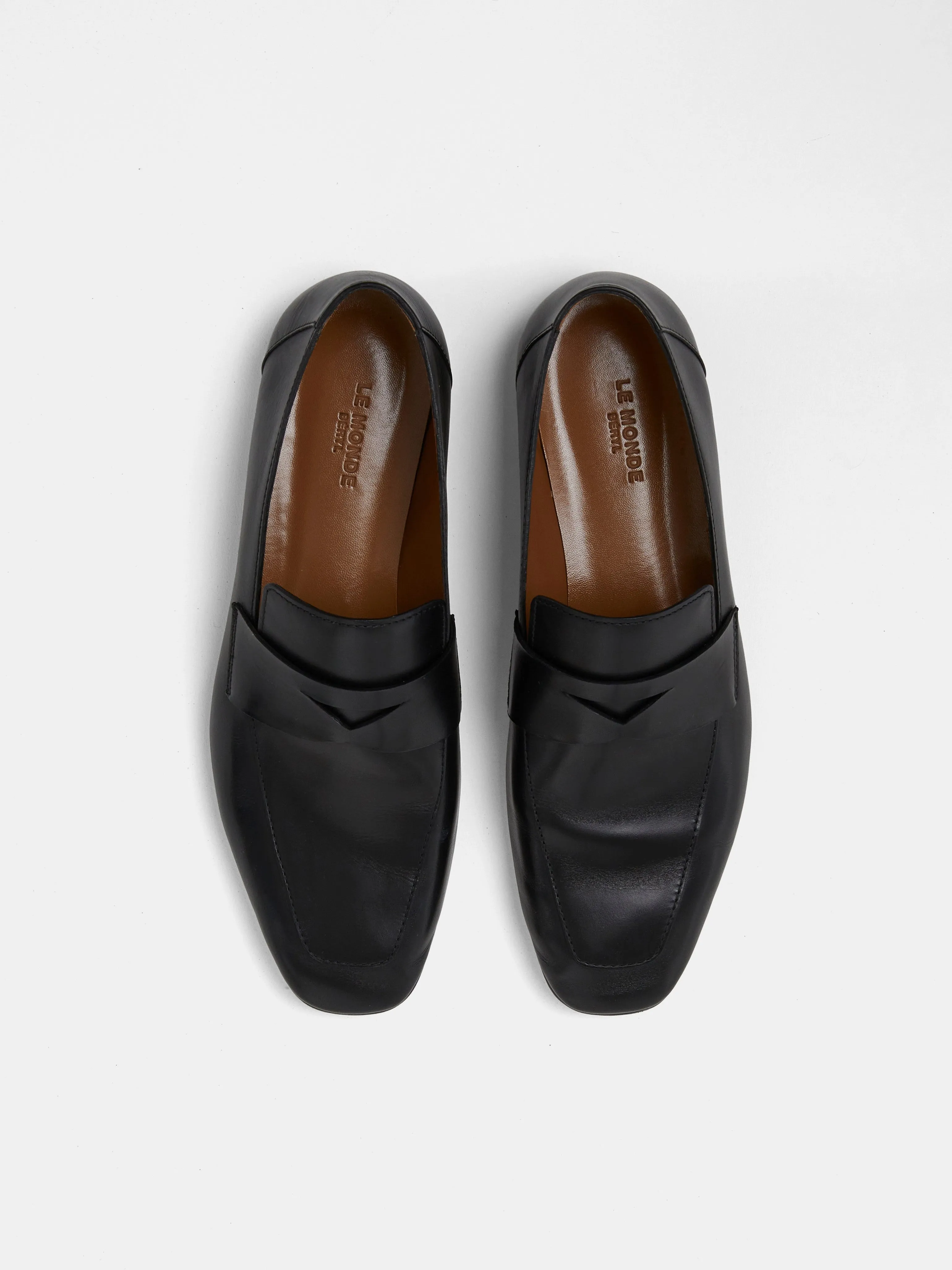 Soft Loafer / Black Placket Leather
