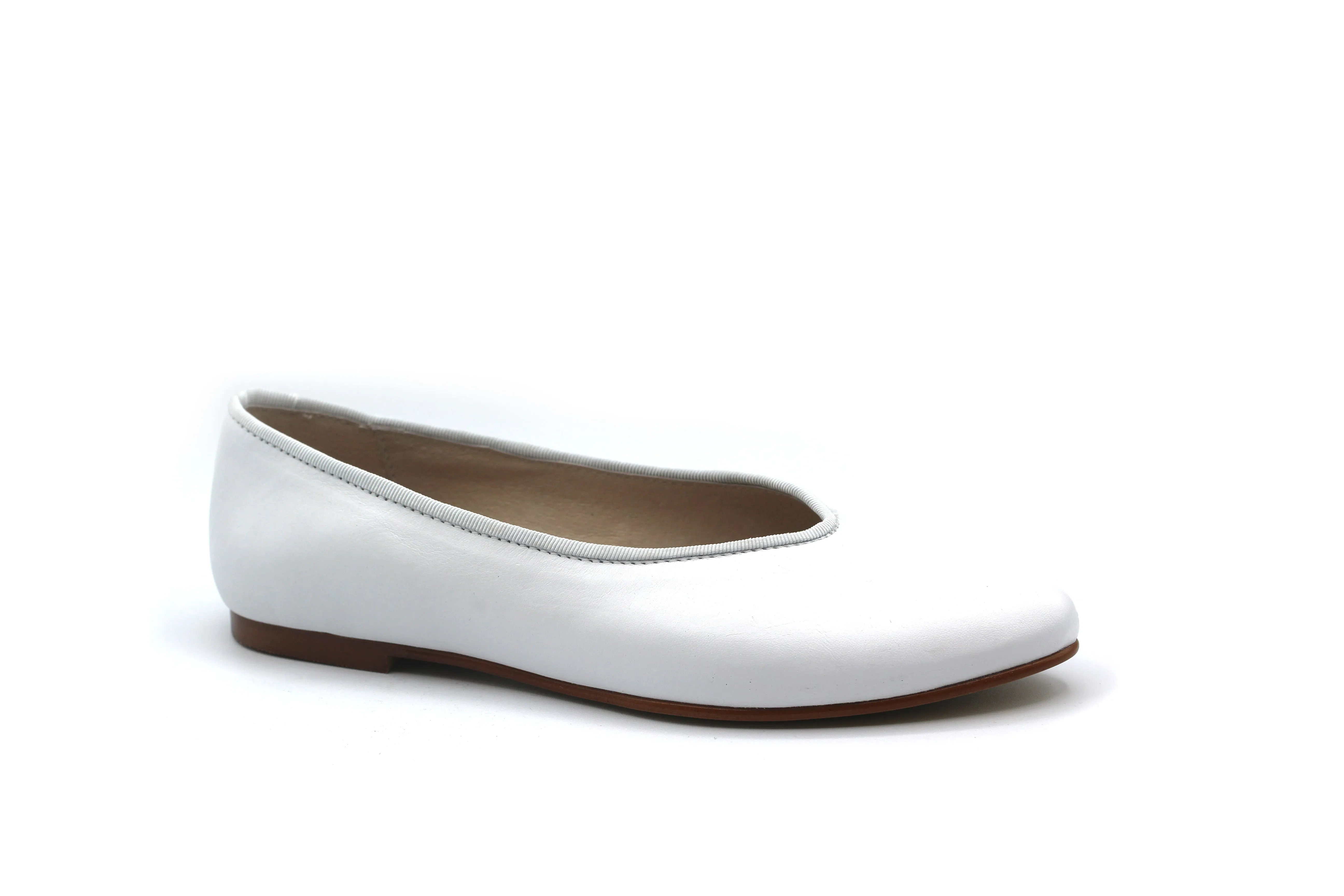 Valencia White Pointed Flat
