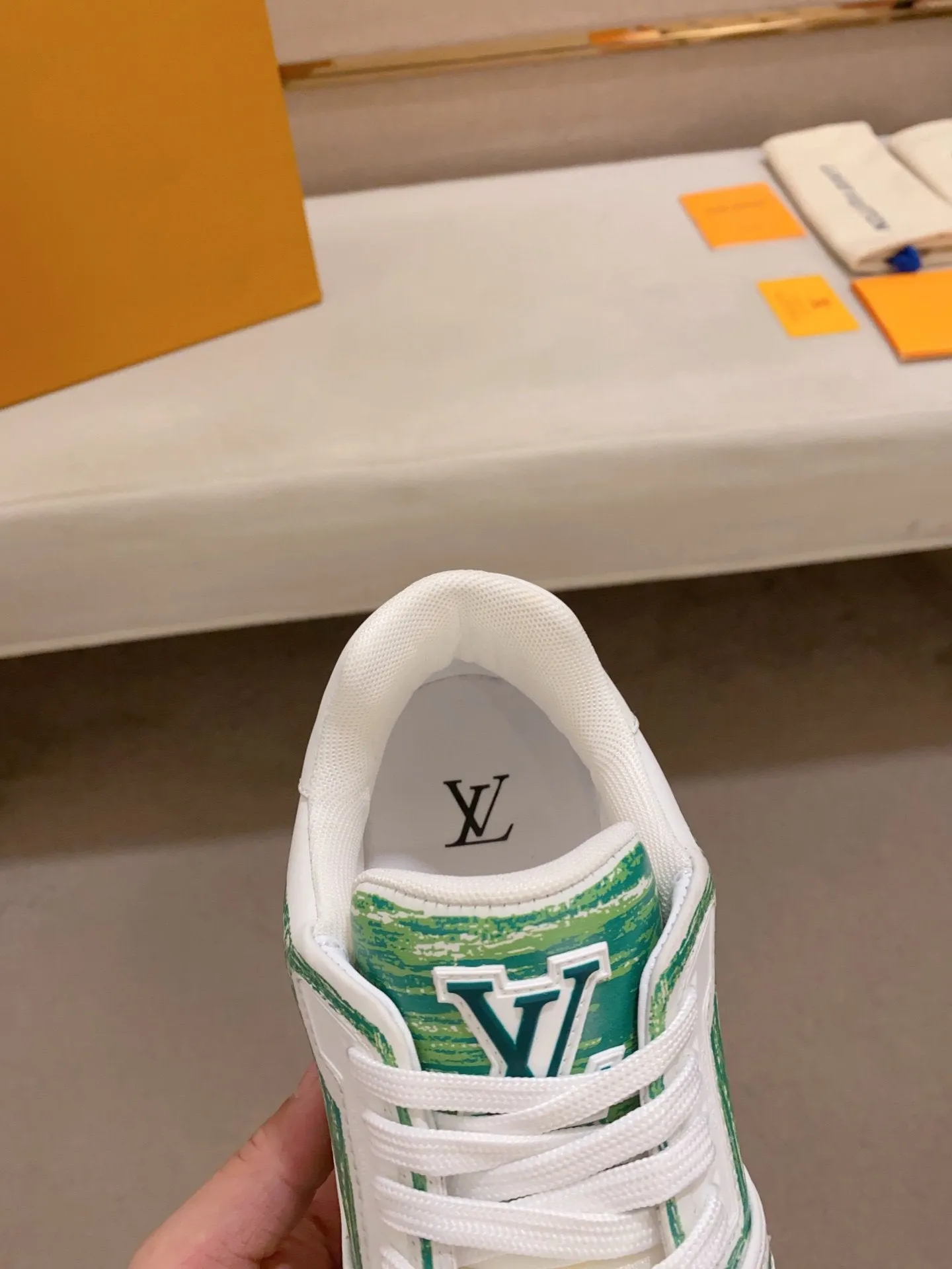 WHITE Louis TRAINER GREEN SNEAKER Must-have Vuitton Supportive
