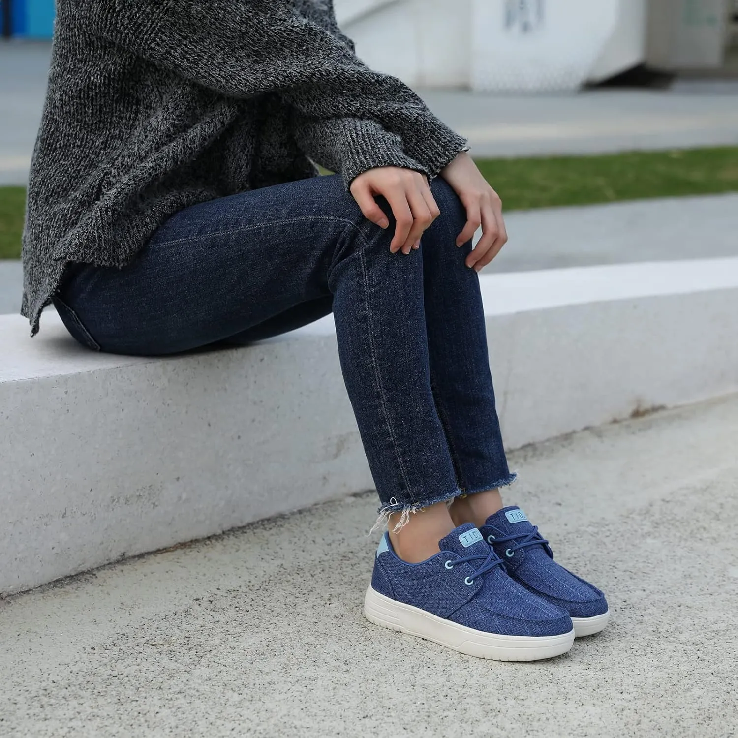 Women's Arch Support Shoes Lace Up Orthopedic Sneakers Comfortable Canvas Loafers Casual Walking Shoes for Plantar Fasciitis Foot Pain Relief