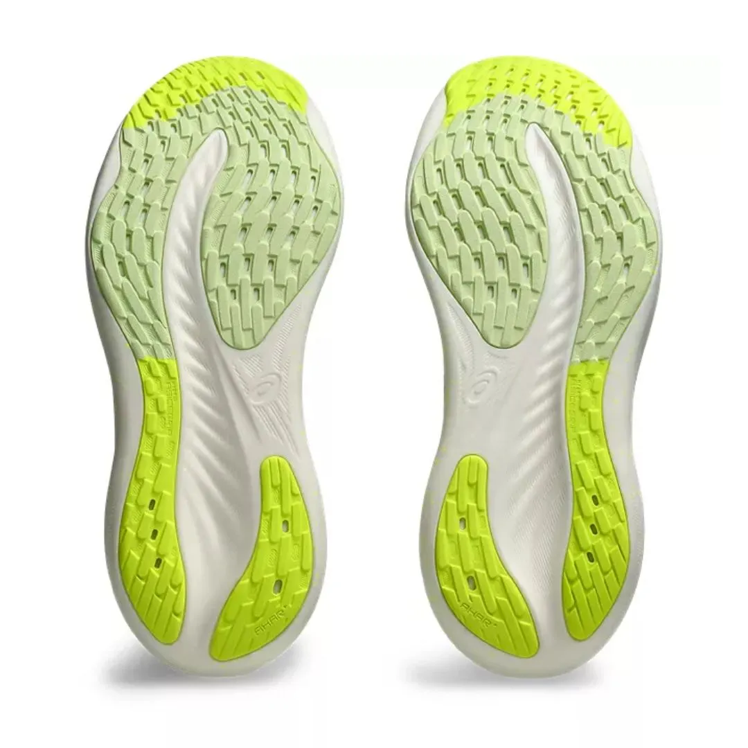 Women's Nimbus 26