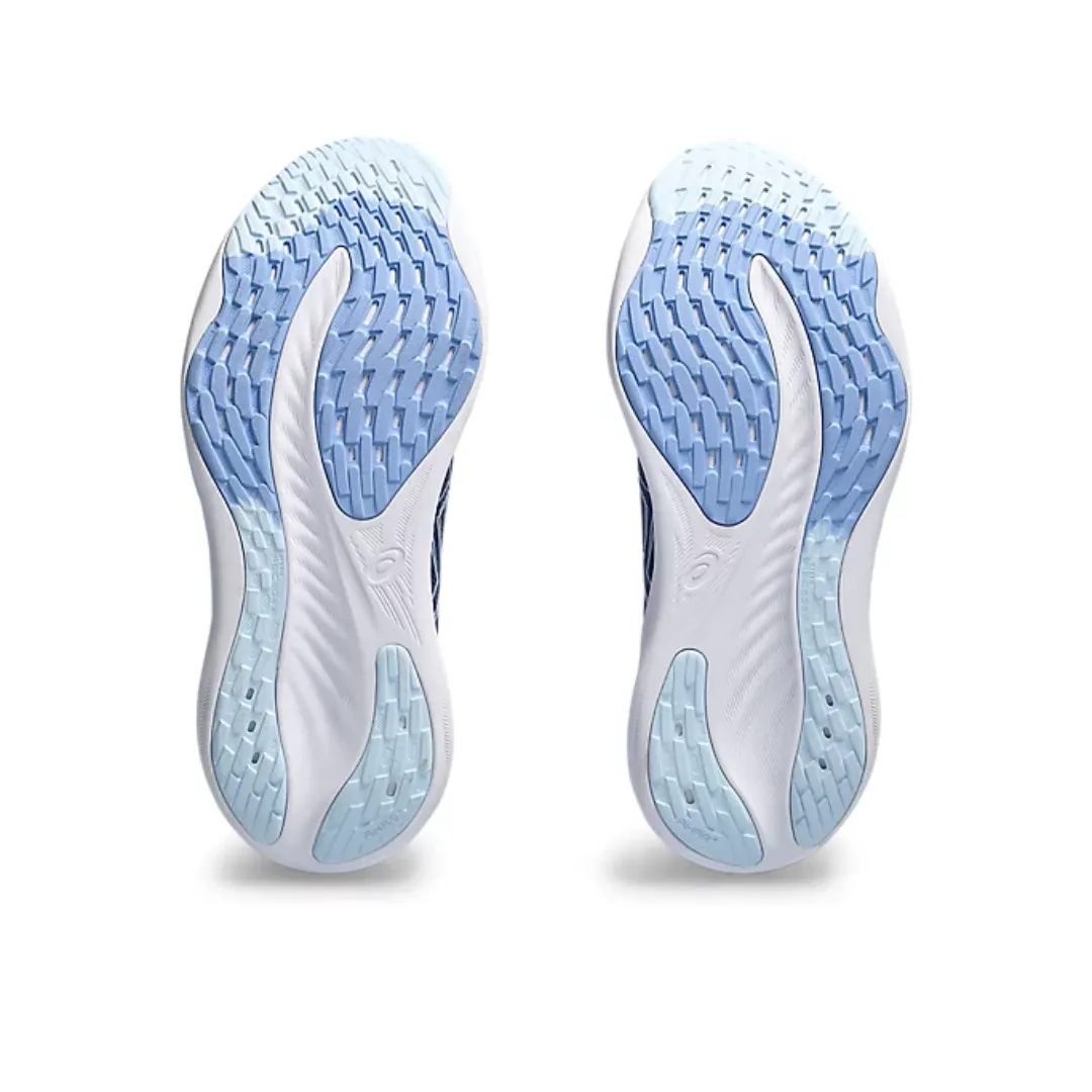 Women's Nimbus 26