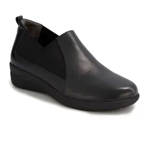 Ziera Noslen Slip On Loafer (Women) - Black/Black